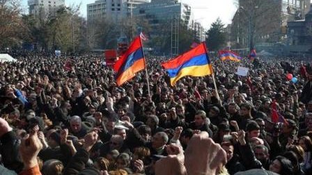 “Yeni Ermənistan”ın Yerevanda mitinqi keçirilir - VİDEO