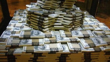  ABŞ-da prezidentlik uğrunda mübarizə üçün  1 milyard dollardan çox vəsait toplanıb 