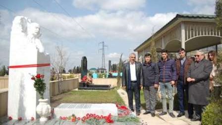  Məmməd Aslanın məzarı ziyarət olunub  – fotolar 