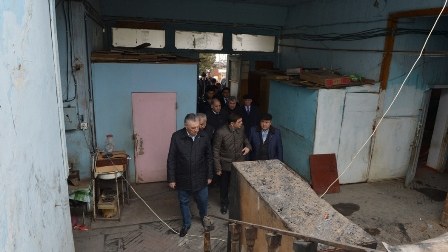 Əli Həsənov yanğından zərər çəkmiş köçkünlərin yanına getdi - FOTOLAR