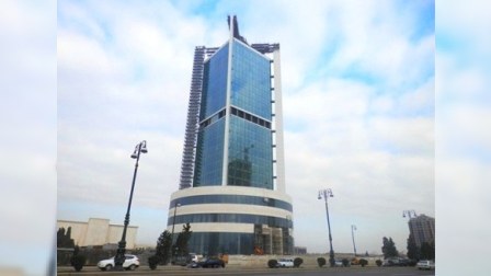 Neft Fondu 3 banka 0.5 milyon dollar satdı 