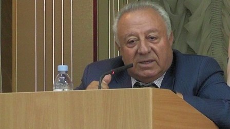 Deputat bankları ittiham etdi: "Elə şərtlər irəli sürürlər ki.." 