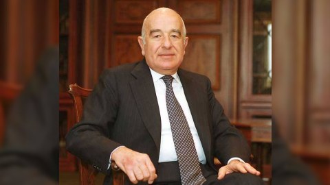 Dünyanın ən zəngin bankiri vergidən yayınmaqda ititham olunur