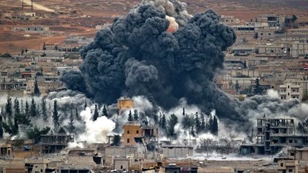 Suriyada məktəb və xəstəxana bombalandı: 20 nəfər öldü