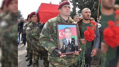 Gəncə öz şəhidini torpağa tapşırdı - FOTOLAR