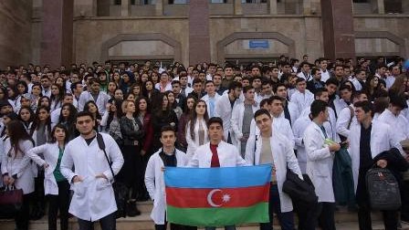 ATU-nun 3000 tələbəsi Orduya dəstək aksiyası keçirib