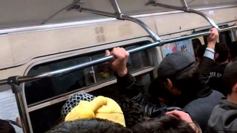"Elmlər Akademiyası"nın giriş-çıxışı BAĞLANIR