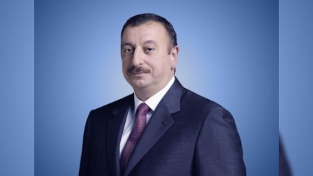 Prezident sərgilərlə tanış oldu