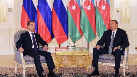 İlham Əliyev Medvedevlə görüşdü