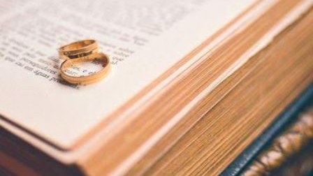  15 yaşlı qızın 84 yaşlı kişi ilə nikahı pozuldu 