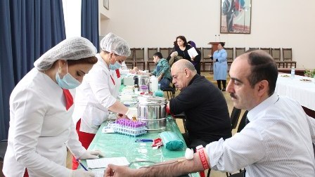 Nazir və müavinləri qanvermə aksiyasında - FOTOLAR