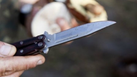 Bakıda sərnişin avtobus sürücüsünün boğazını kəsdi 
