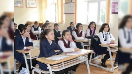 Milli Məclis dərs buraxmağa görə cəriməni ləğv etdi