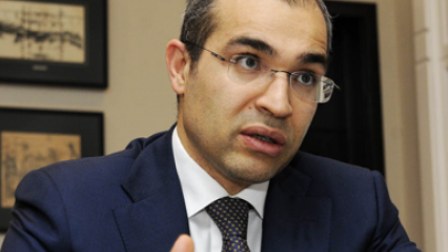 Nazir 32  məktəb direktorunu işdən çıxardı