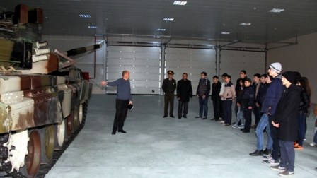  Şagirdlər hərbi məktəbə ekskursiya ediblər  - Fotolar
