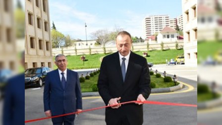 Ölkə başçısı “Azəravtoyol”un yeni inzibati binasının açılışında 