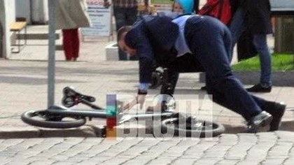 İşə velosipedlə gedən mer yıxıldı