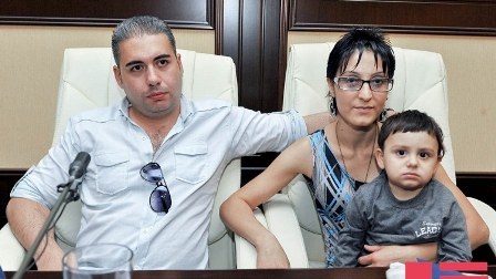 Azərbaycana qaçmış erməni ailəsi Bakıdan üçüncü ölkəyə göndərildi