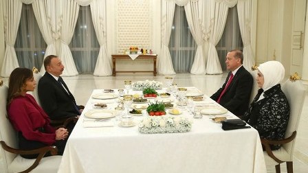  Prezidentlərlə xanımları ziyafətdə  - Fotolar 