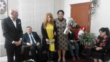 "Məktəb illəri"nin müəllifi ilə görüş keçirildi - FOTO