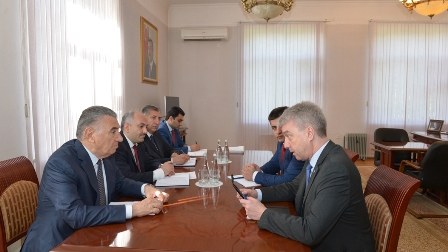 Əli Həsənov BMT nümayəndəsindən təkzib istədi