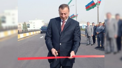Prezident Bakı-Şamaxı-Yevlax yolunun açılışında olub