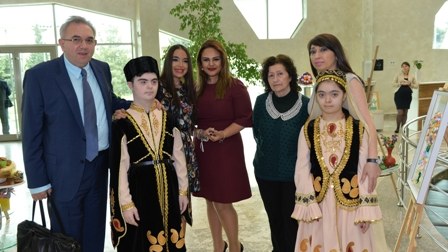 Leyla Əliyeva daun sindromlu uşaqlarla - FOTOLAR
