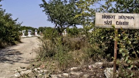 Daha iki deputat cəbhəyanı sakinlərə güzəşt istəyir
