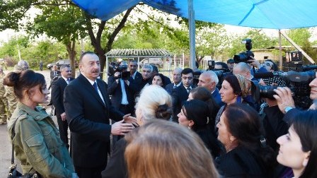 Prezidentlə cəbhə sakinlərinin dialoqu - FOTOLAR