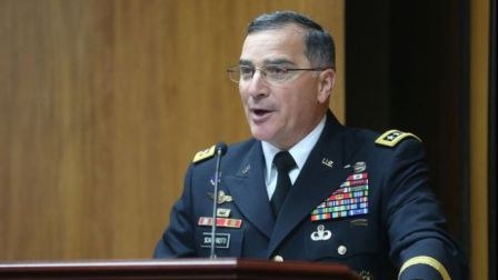 NATO komandanı Rusiyanı HƏDƏLƏDİ