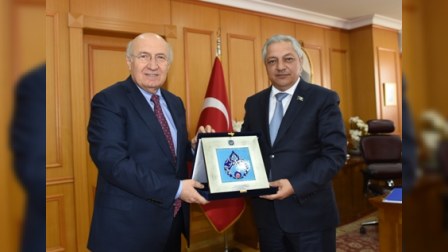 Azərbaycanlı deputat Mərmərə Universitetinin rektoru ilə görüşdü 