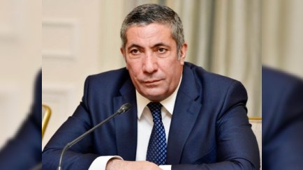 “Qapısına açar vurub gözləyir ki...”