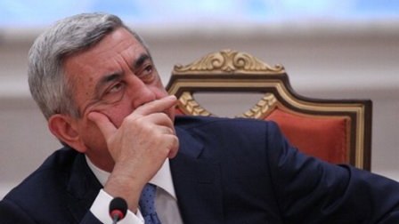 Ermənistanda müharibə XOFU: general xalqı sakitləşdirir, deputatlar isə..