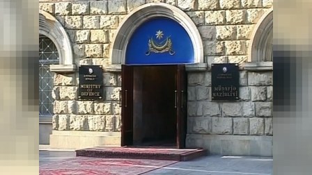Müdafiə Nazirliyi Orduya qara yaxanlara CAVAB VERDİ