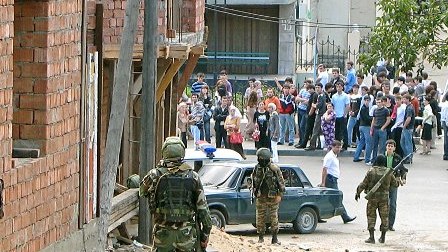 Çeçenistanda terror törədənlərin evləri yandı