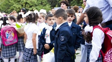 15 yaşlı uşaq 1-ci sinfə gedəcək 