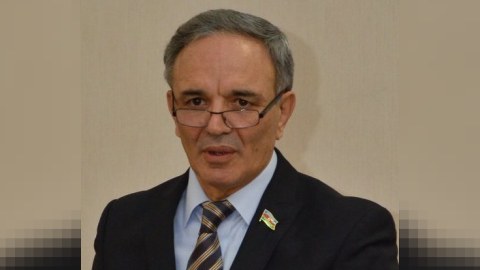 Əflatun Amaşov mətbuatla bağlı qanunlara dəyişiklik İSTƏDİ