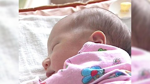 Ermənistanda uşaq satan həkim və tibb bacısı tutuldu