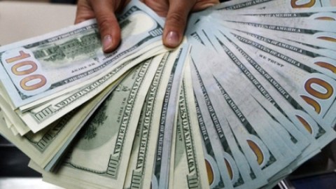 Respublikamızda dollarlaşma 80 faizi ke&ccedil;ib