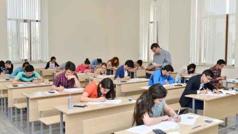 Bu gün ilk buraxılış imtahanları keçirilir