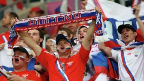 Fransada 3 rusiyalı futbol azarkeşinə həbs verildi