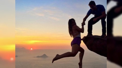 Sevgililər &ouml;zlərini u&ccedil;urumdan atdılar