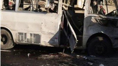 Əfqanıstanda miktoavtobus partladıldı:14 &ouml;l&uuml;