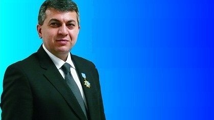 Azərbaycanlı iş adamının evinə h&uuml;cum edildi