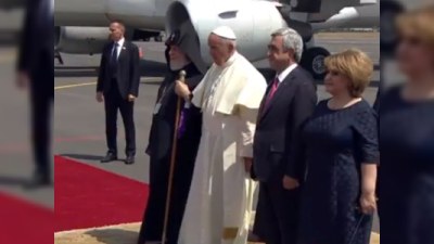 Roma papası Ermənistandadır - FOTO