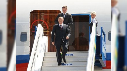 Putin &Ccedil;inə rəsmi səfər edib