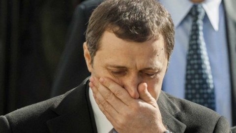 Keçmiş baş nazirə hökm oxundu