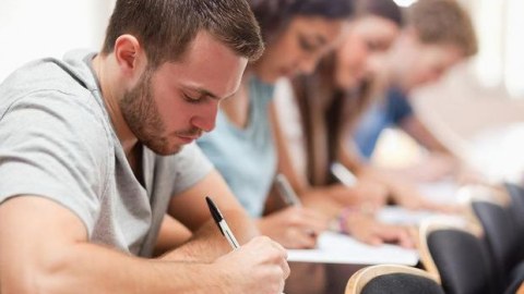 1812 magistrə əsgərlikdən m&ouml;hlət h&uuml;ququ verildi  