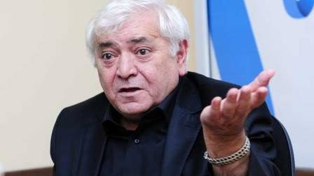 "Onda o həkimi tutdurmalı idim?!" - Deputat 81 yaşlı cərrahı müdafiə etdi