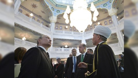 Putindən Ramazan TƏBRİKİ: “Müsəlman ümməti...”